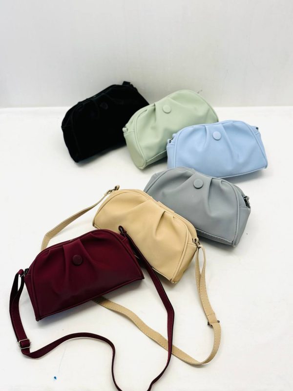 کیف چین دار دکمه دار